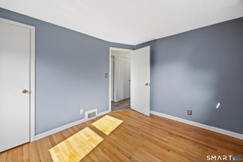 39 Whiteside Street Newington CT 06111