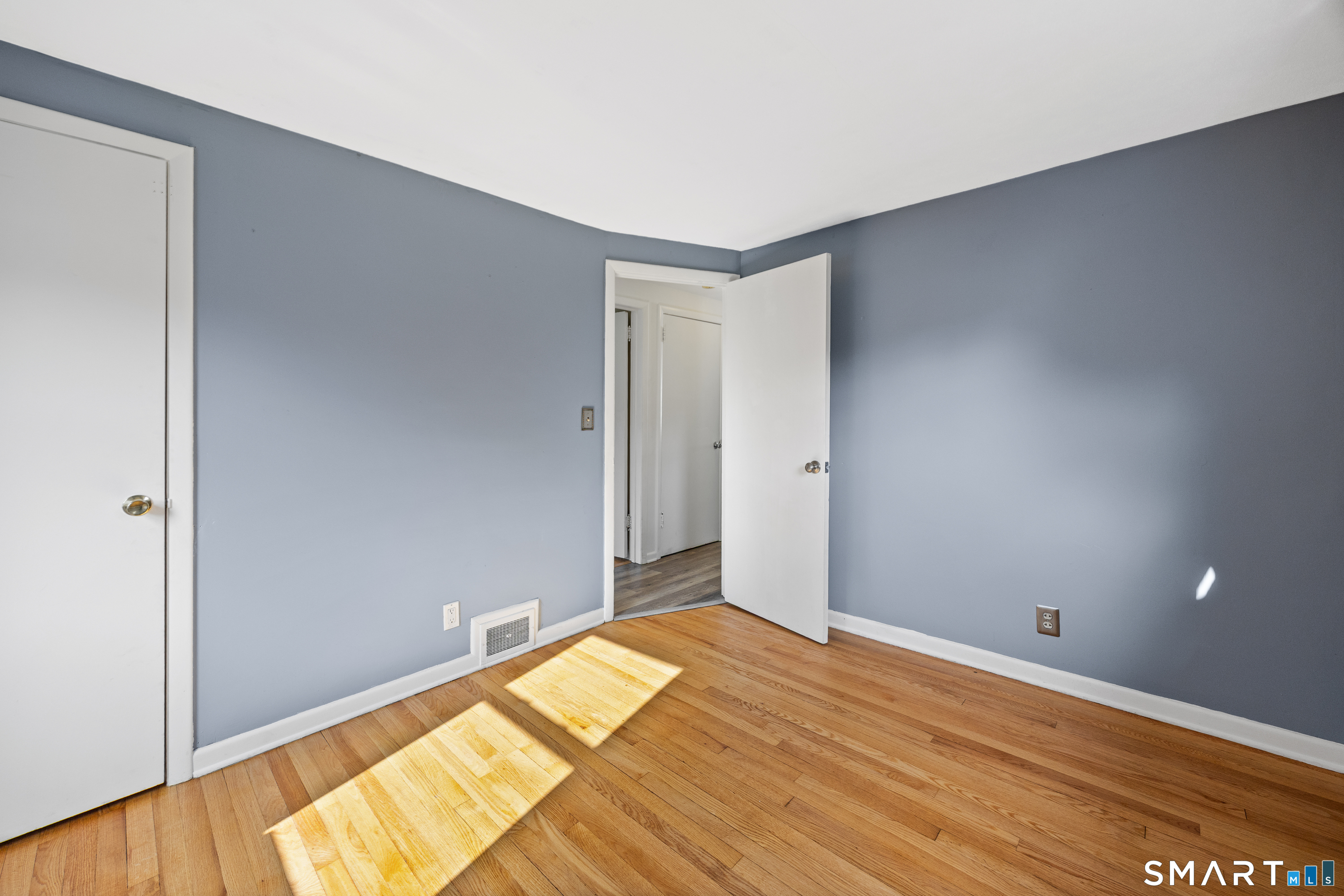 39 Whiteside Street Newington CT 06111