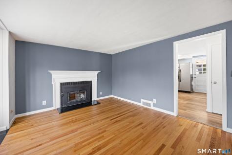 39 Whiteside Street Newington CT 06111