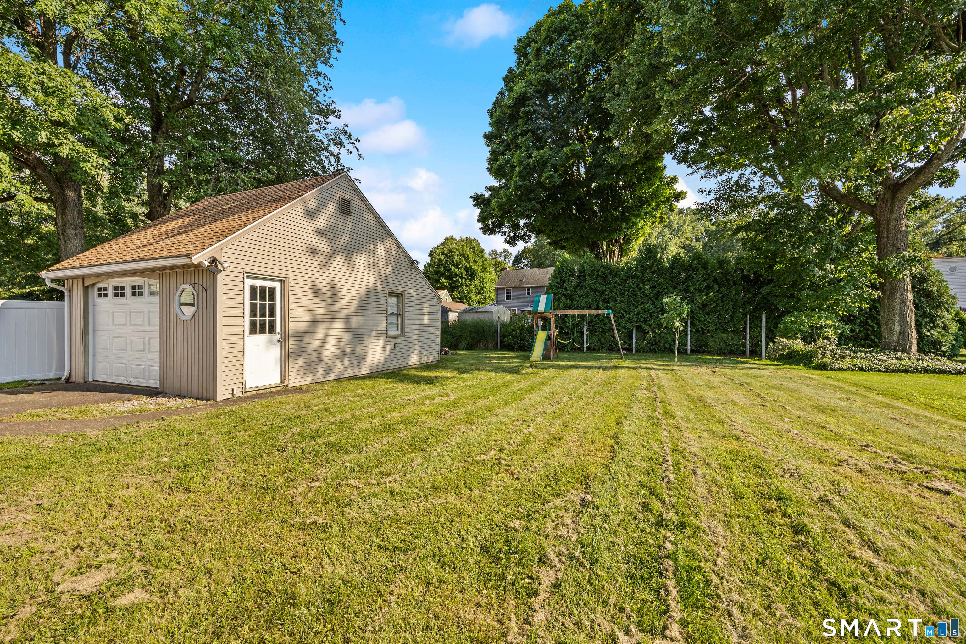 39 Whiteside Street Newington CT 06111