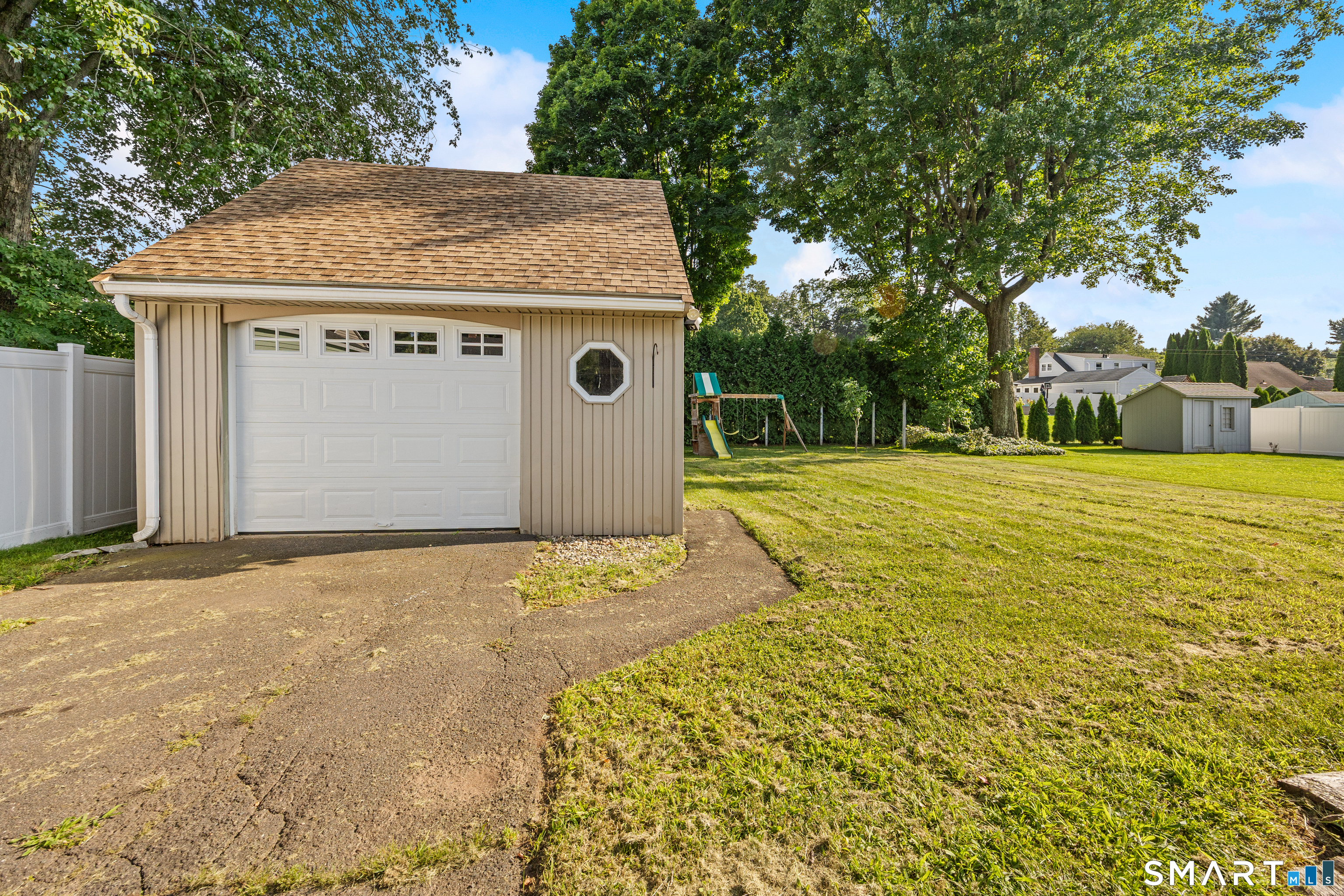 39 Whiteside Street Newington CT 06111