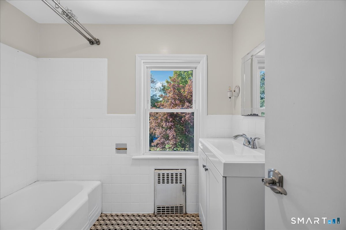 625 Ocean Avenue New London CT 06320