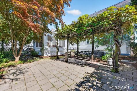 625 Ocean Avenue New London CT 06320