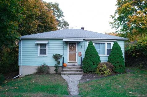 24 Gateswood Circle Waterbury CT 06706