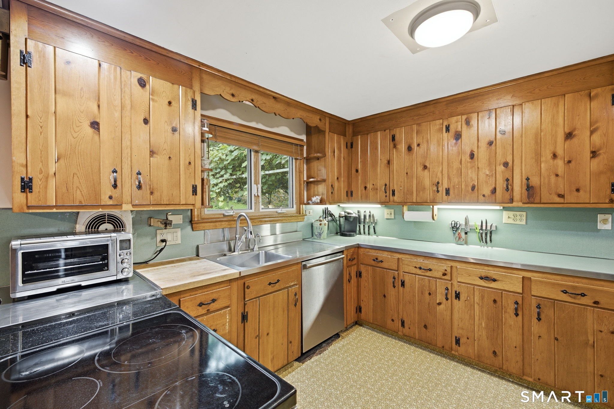 8 Fairwood Farms Drive West Hartford CT 06107