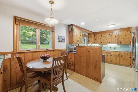 8 Fairwood Farms Drive West Hartford CT 06107