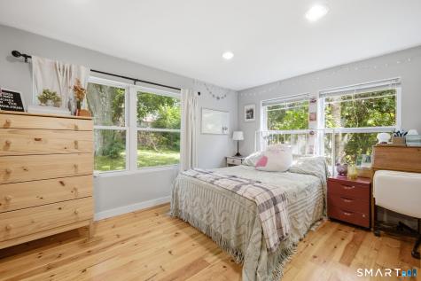 8 Fairwood Farms Drive West Hartford CT 06107