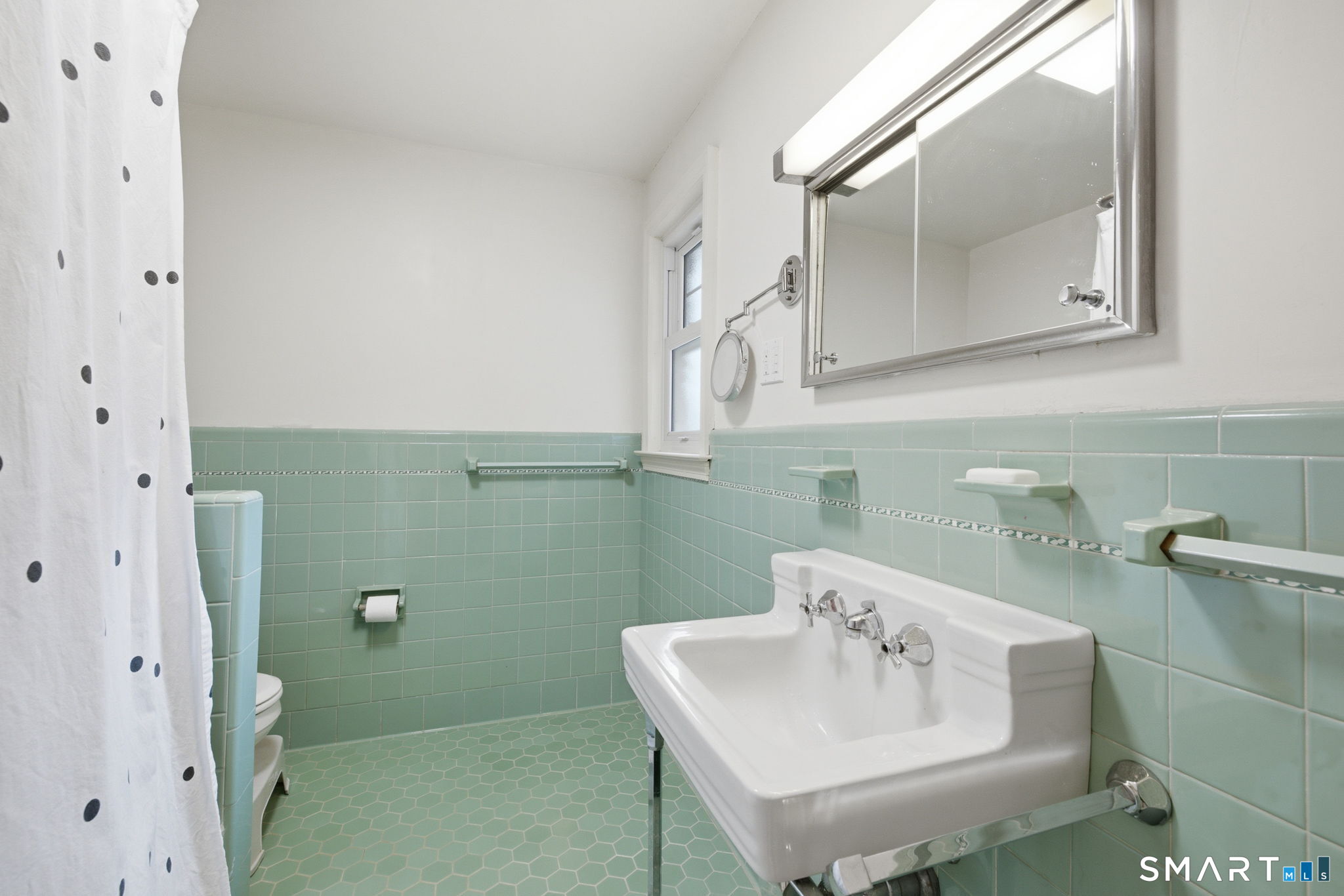 8 Fairwood Farms Drive West Hartford CT 06107