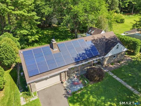 8 Fairwood Farms Drive West Hartford CT 06107