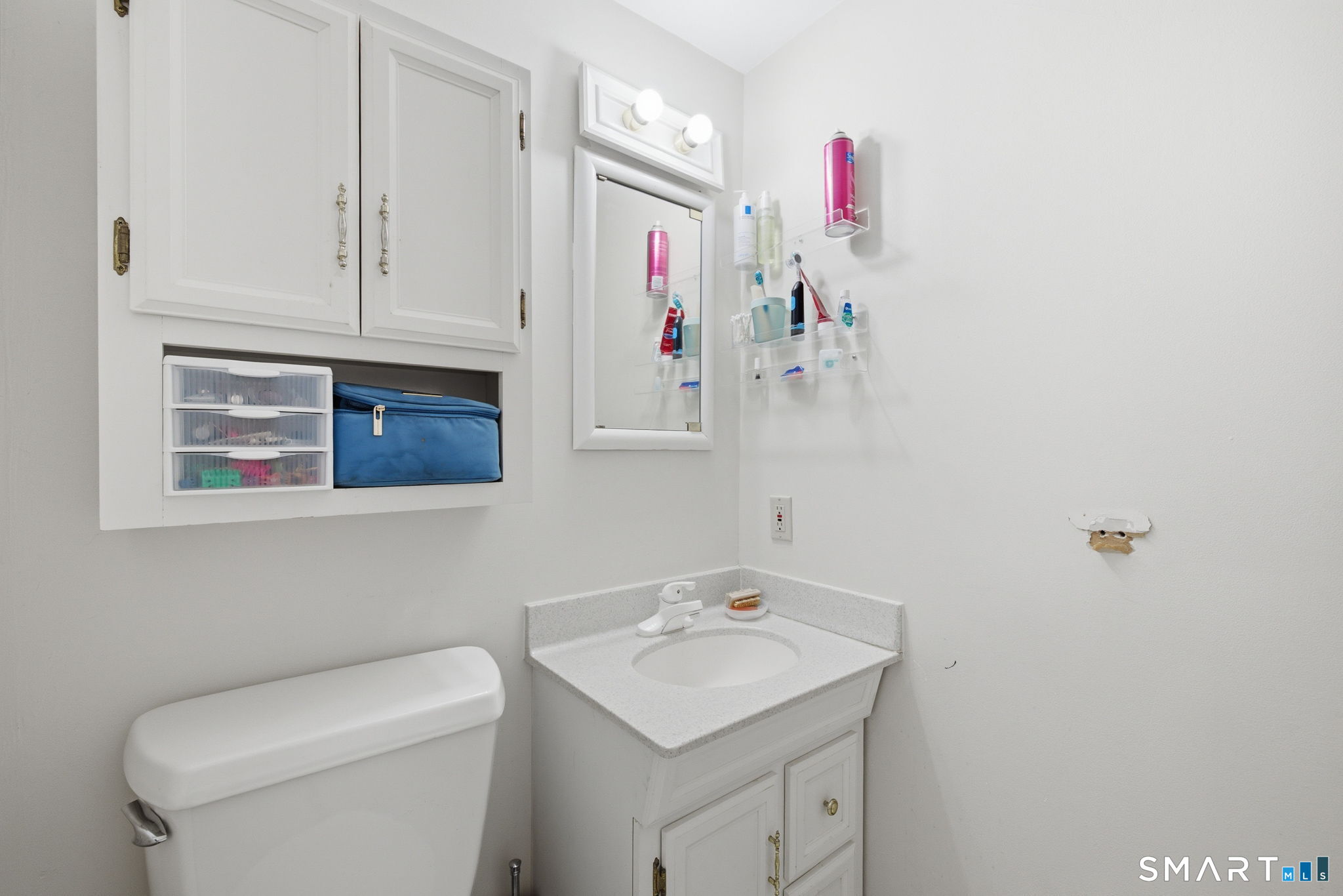 8 Fairwood Farms Drive West Hartford CT 06107