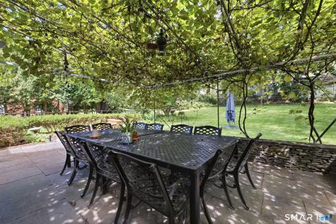 8 Fairwood Farms Drive West Hartford CT 06107