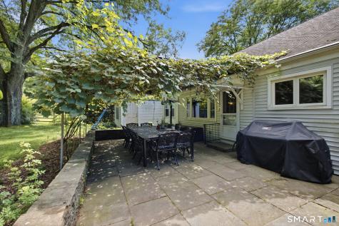 8 Fairwood Farms Drive West Hartford CT 06107