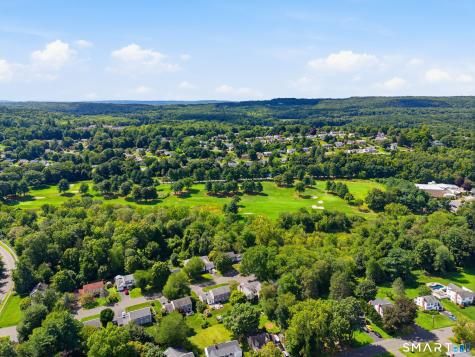 8 Fairwood Farms Drive West Hartford CT 06107