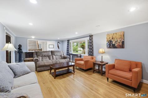 8 Fairwood Farms Drive West Hartford CT 06107
