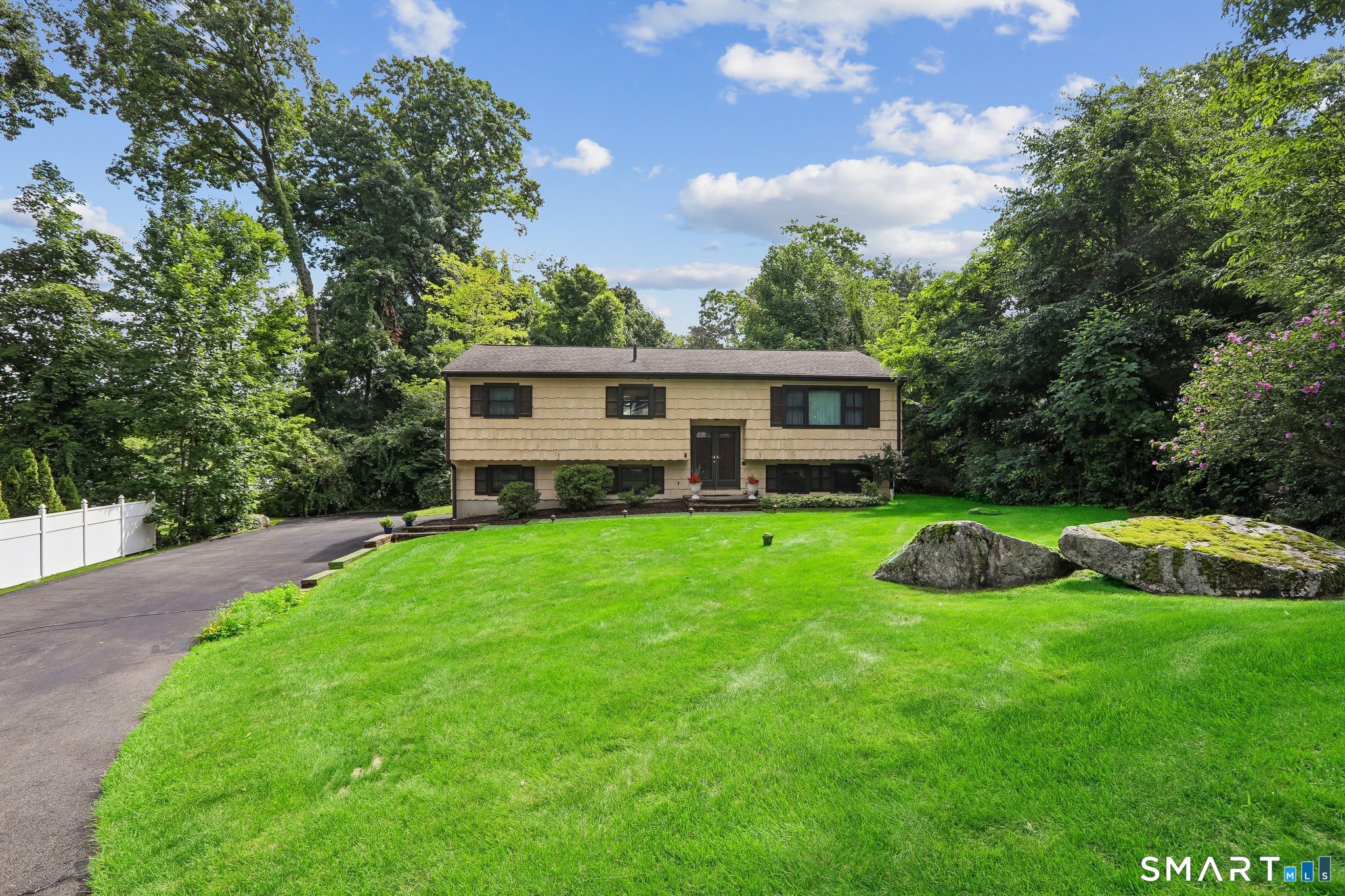 14 Clark Road New Fairfield CT 06812