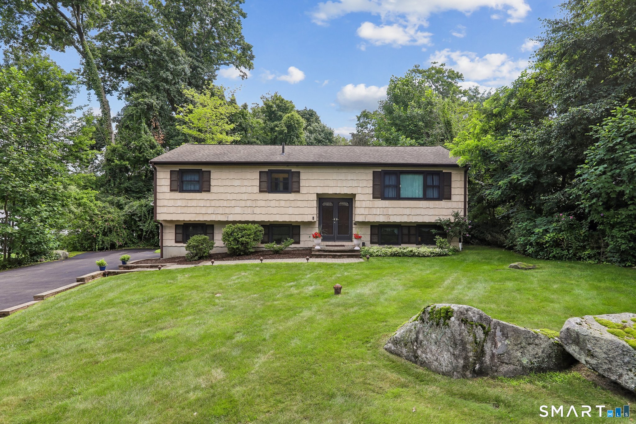 14 Clark Road New Fairfield CT 06812