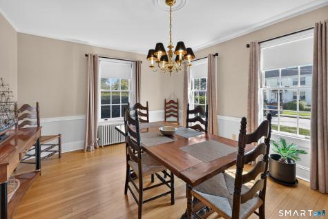 39 Glenwood Avenue New London CT 06320