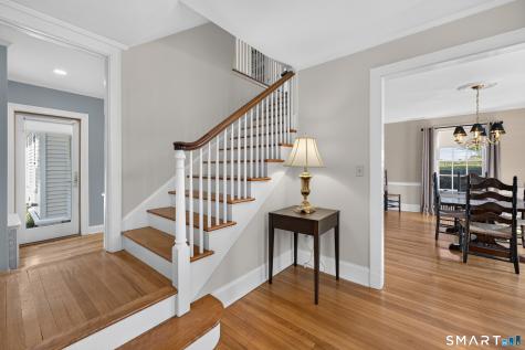 39 Glenwood Avenue New London CT 06320
