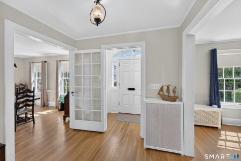 39 Glenwood Avenue New London CT 06320