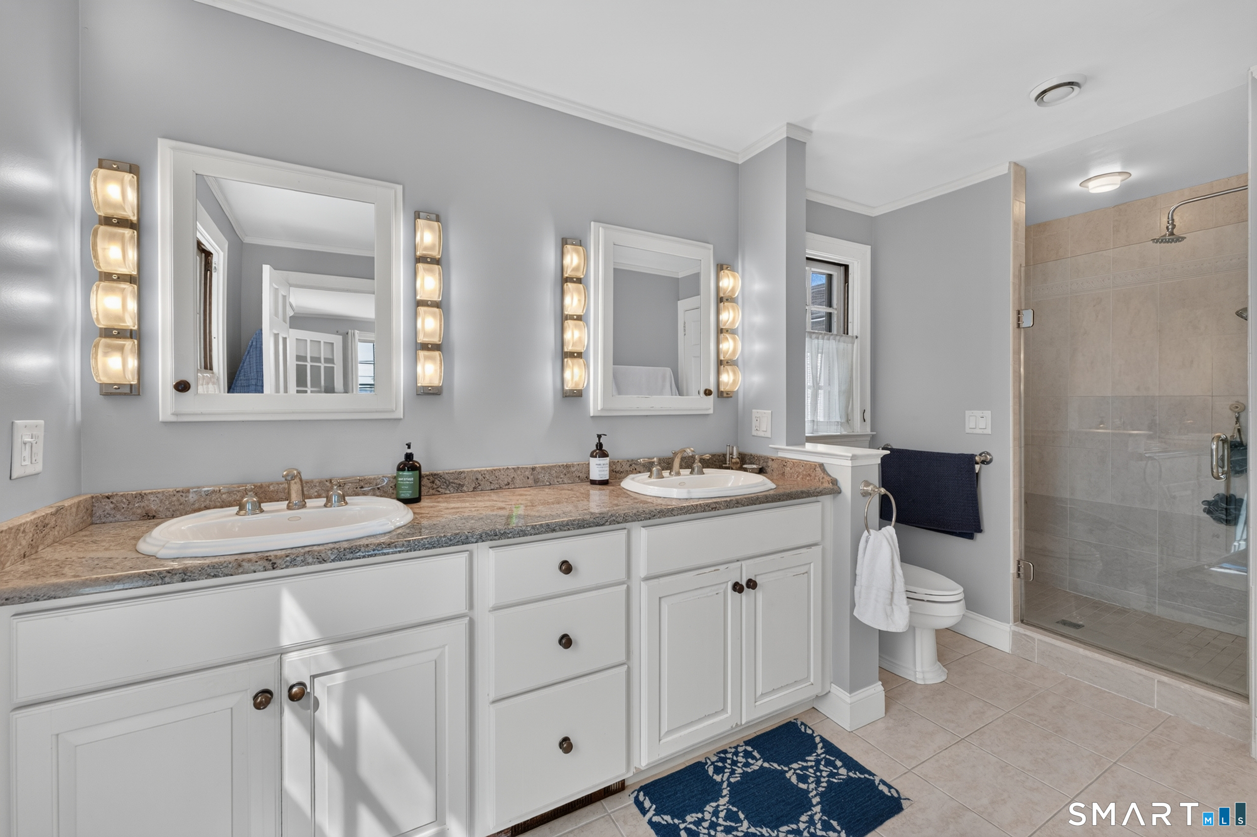 39 Glenwood Avenue New London CT 06320