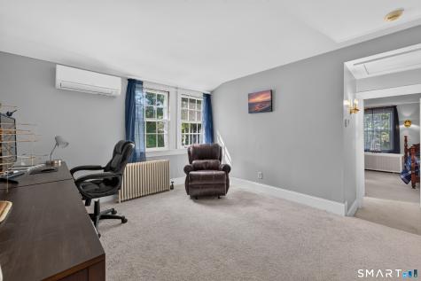 39 Glenwood Avenue New London CT 06320