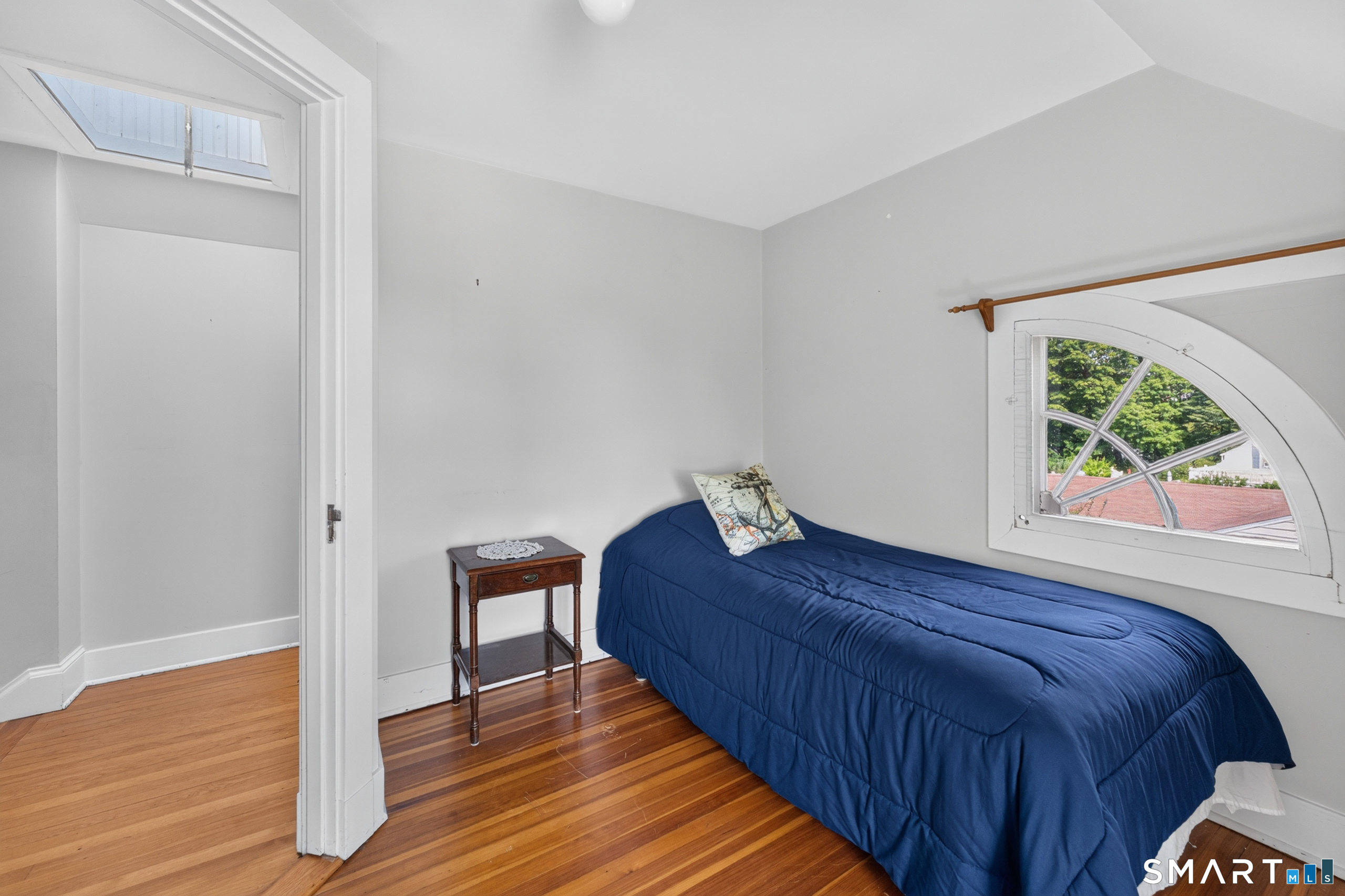 39 Glenwood Avenue New London CT 06320