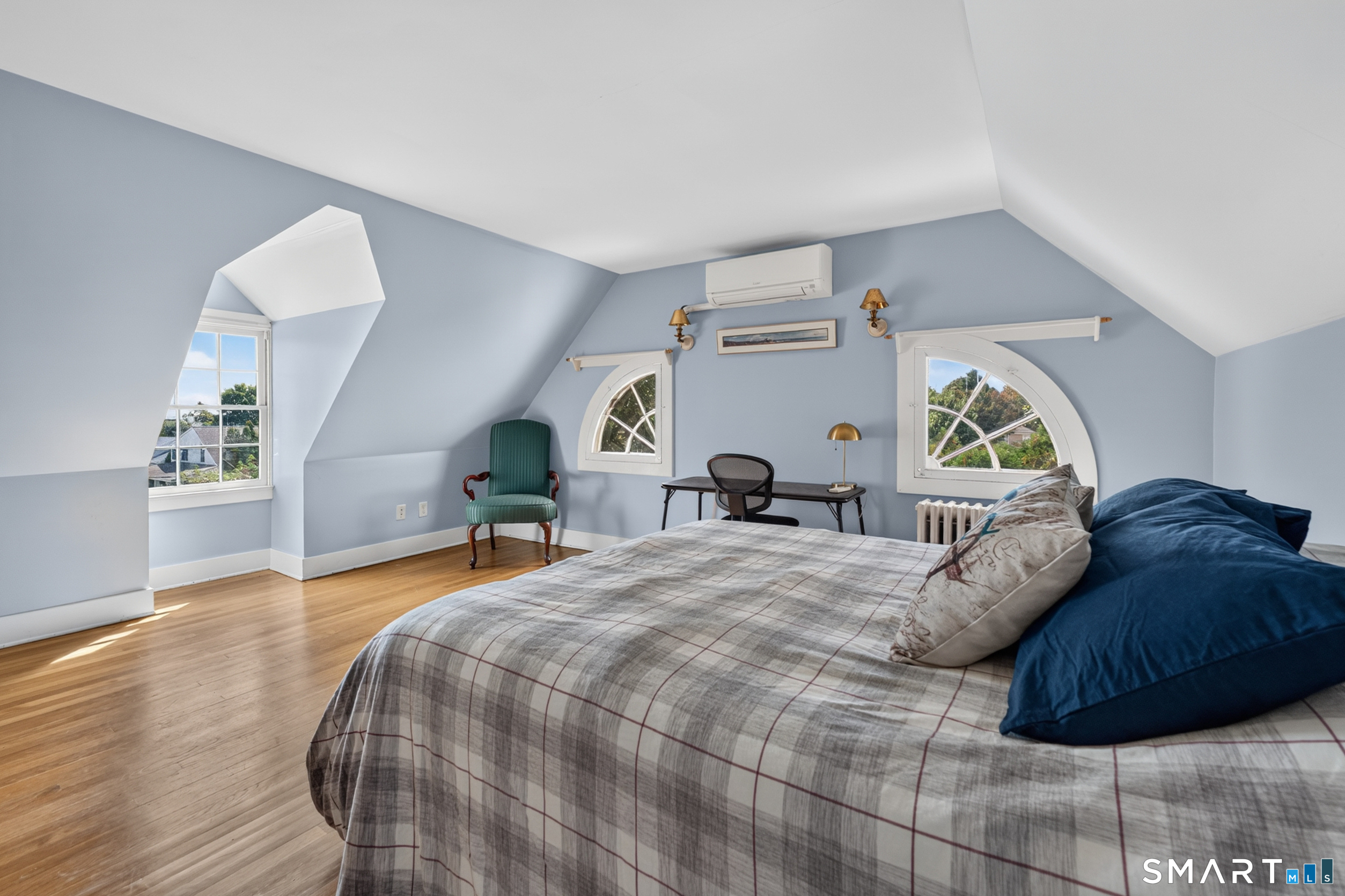 39 Glenwood Avenue New London CT 06320