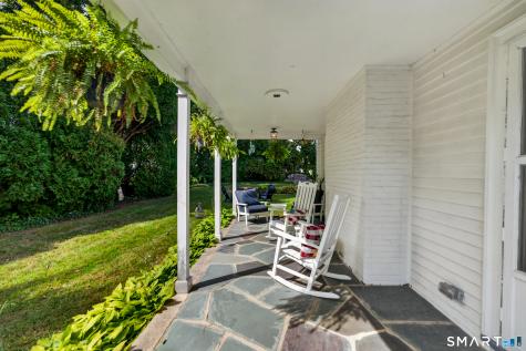 39 Glenwood Avenue New London CT 06320
