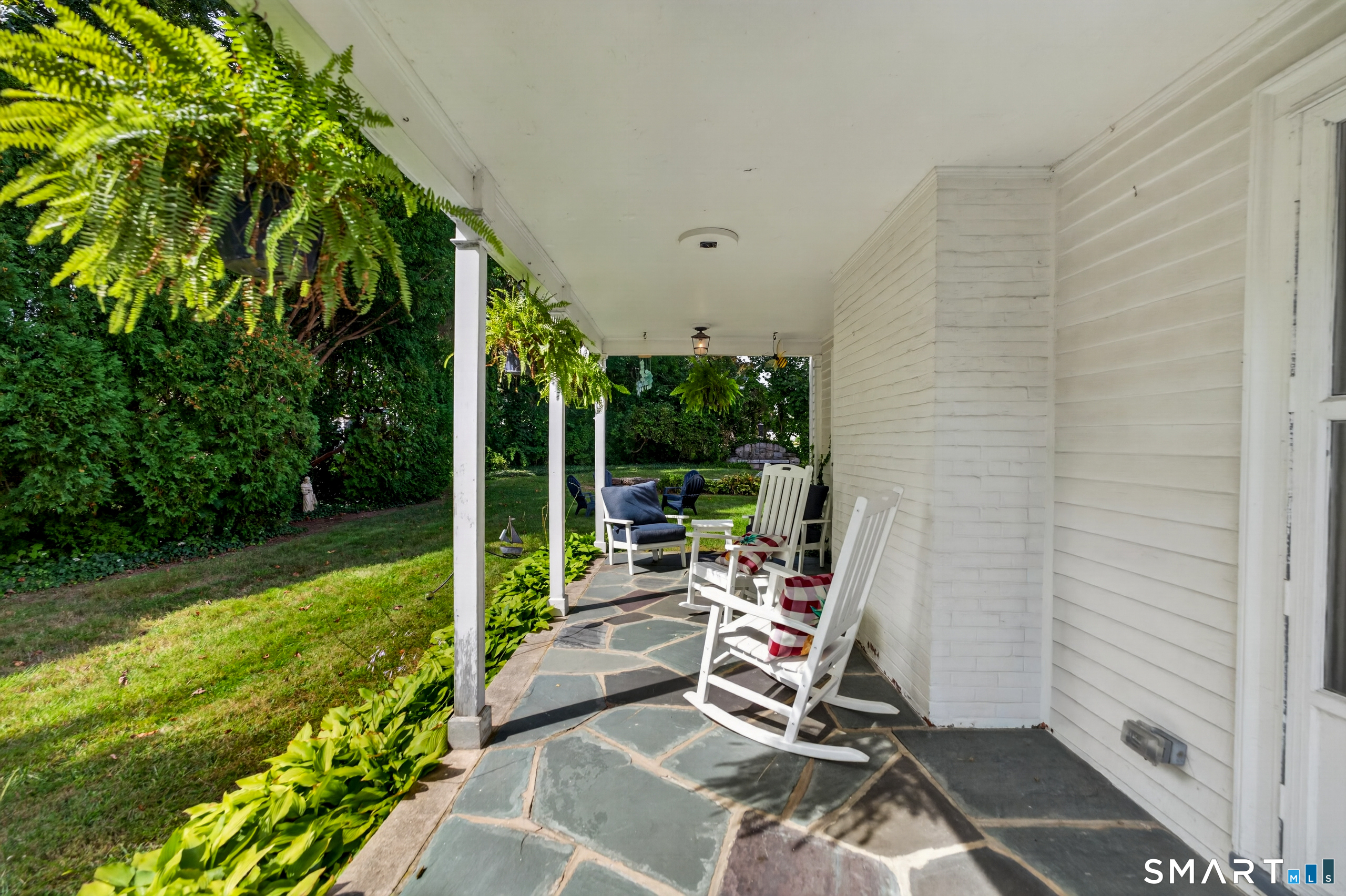 39 Glenwood Avenue New London CT 06320