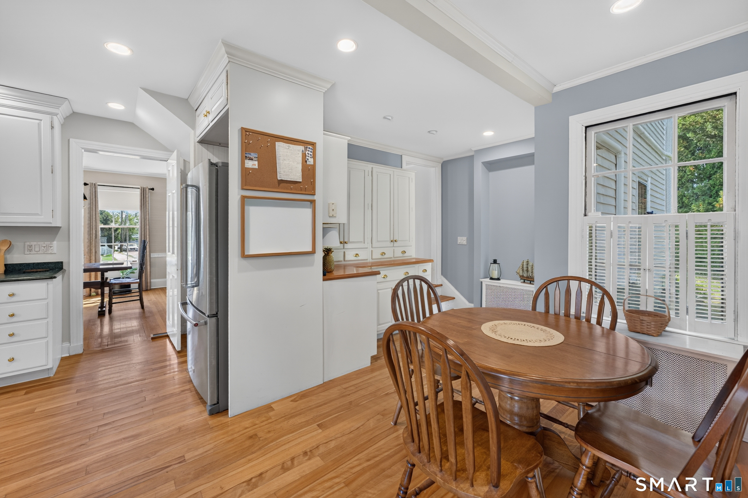 39 Glenwood Avenue New London CT 06320