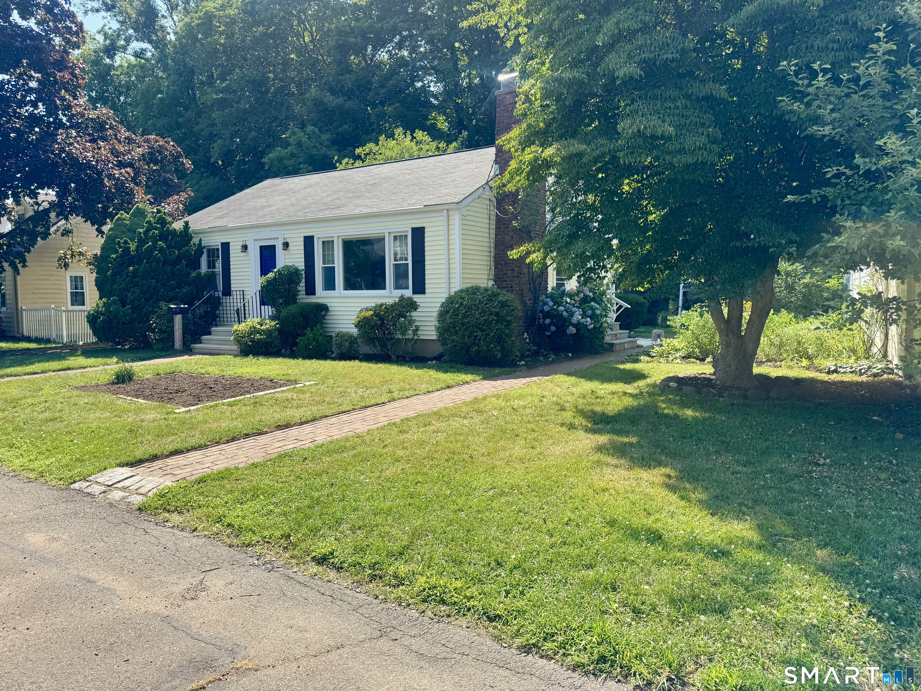 48 Home Place Branford CT 06405