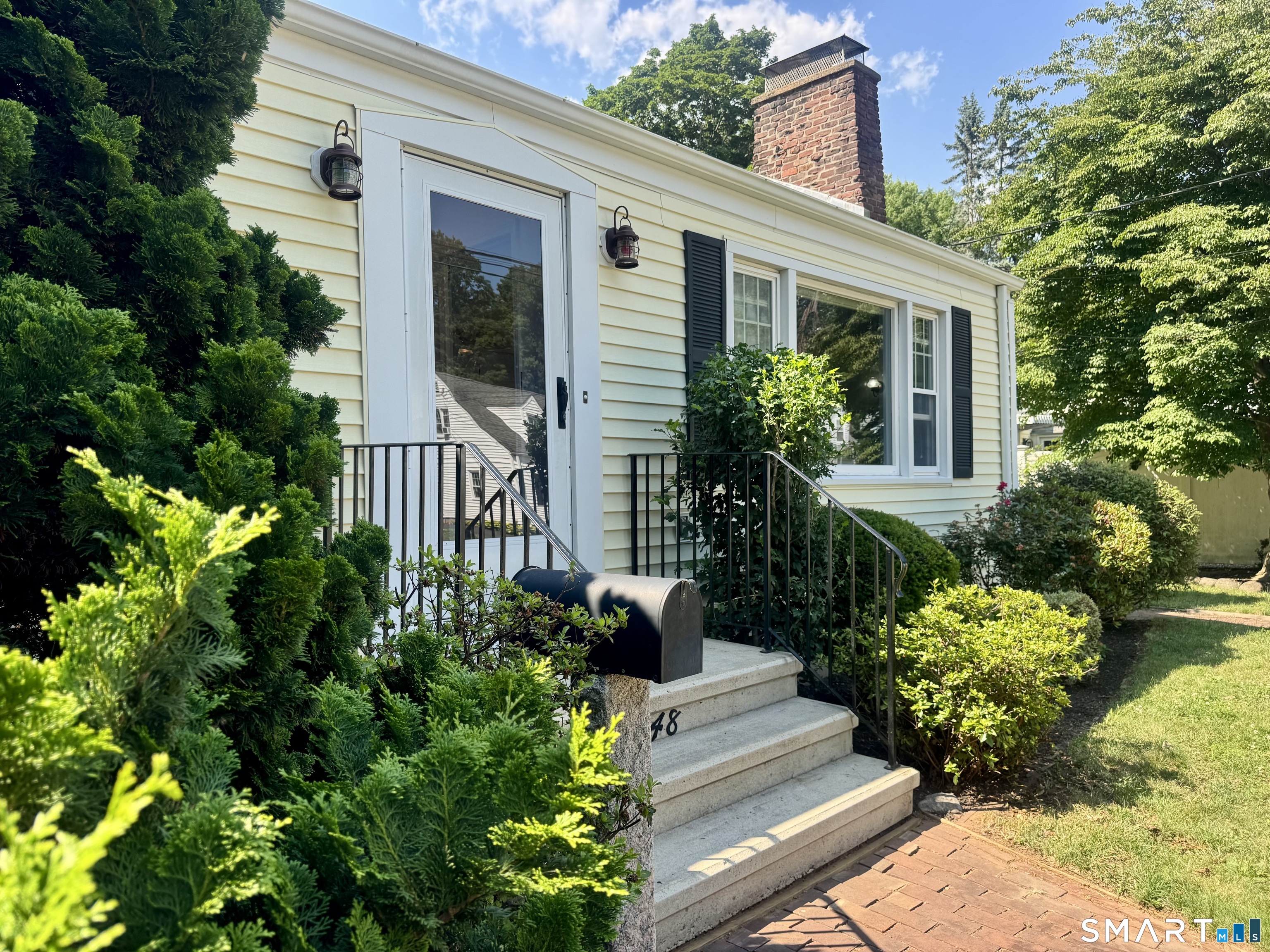 48 Home Place Branford CT 06405