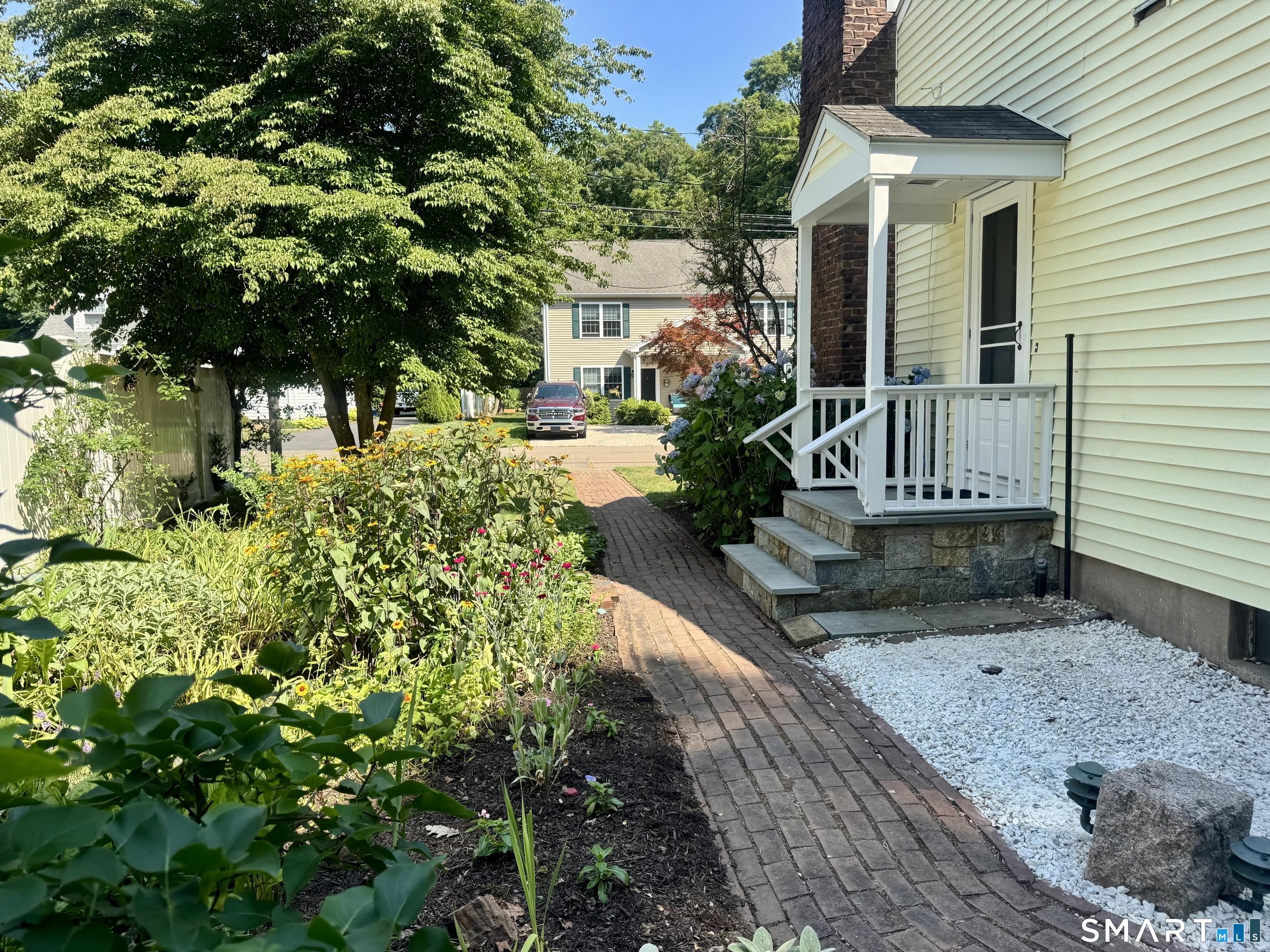 48 Home Place Branford CT 06405