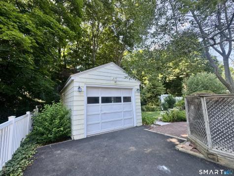 48 Home Place Branford CT 06405
