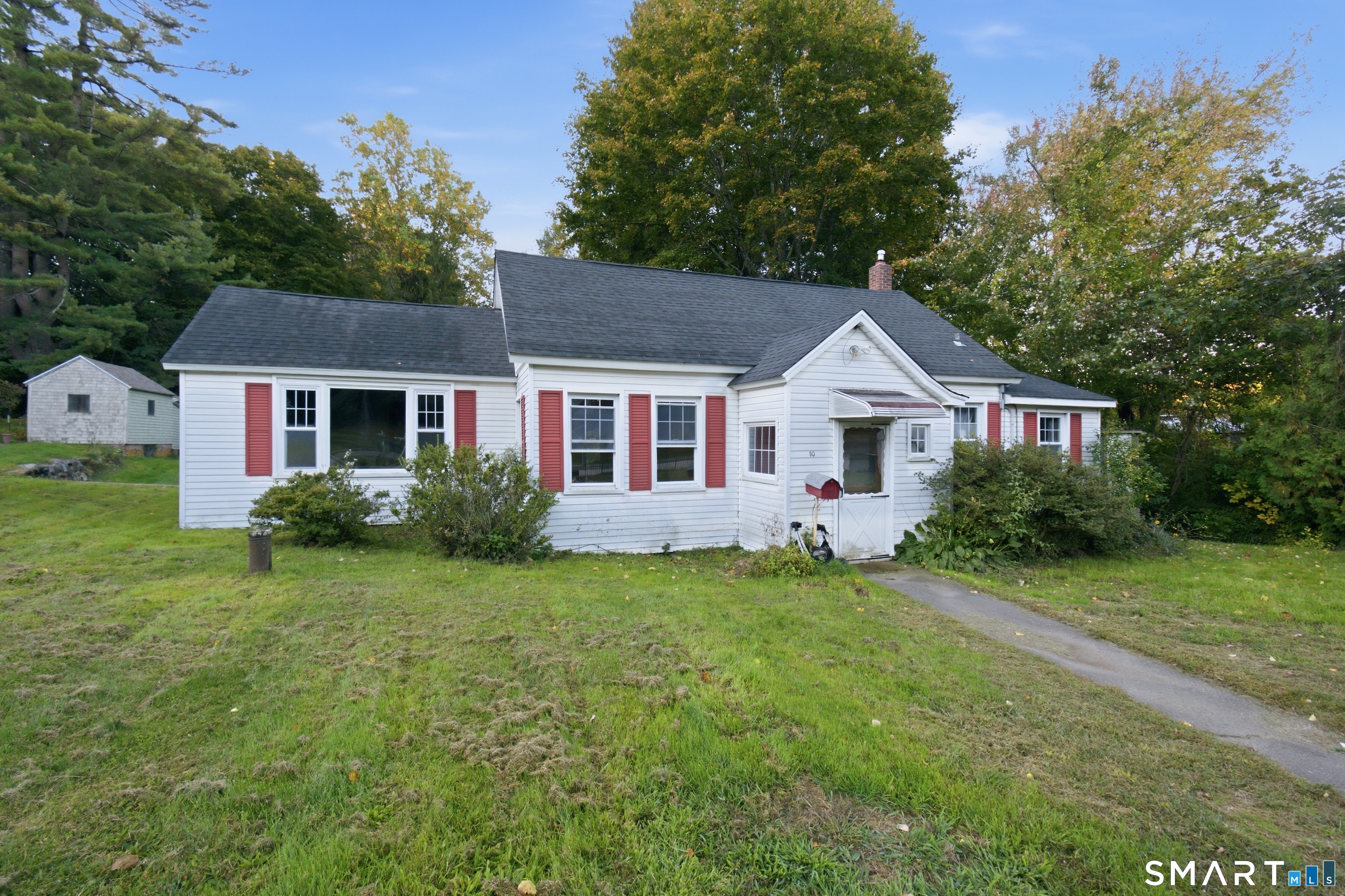 10 Walnut Avenue East Hampton CT 06424