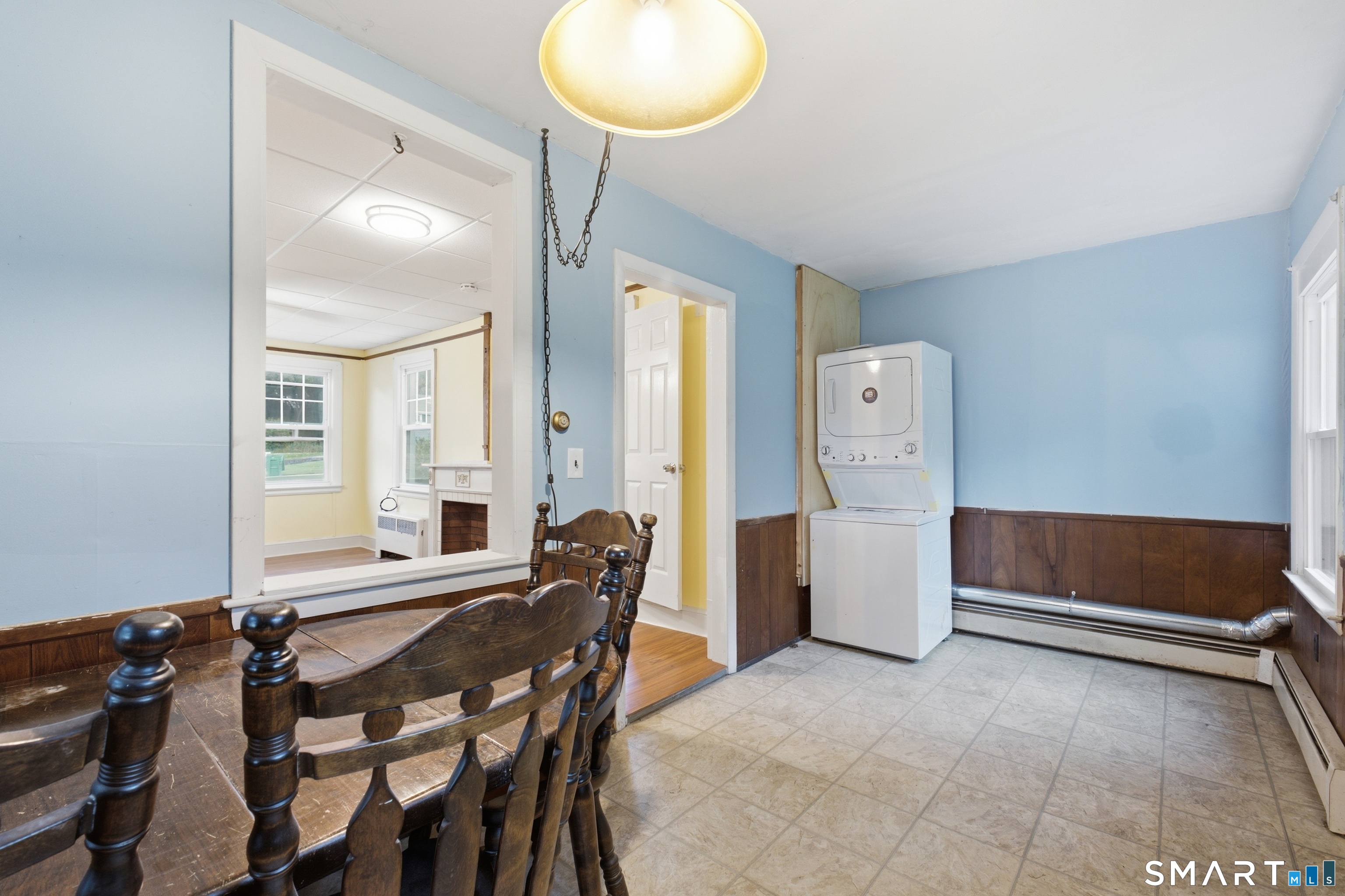10 Walnut Avenue East Hampton CT 06424
