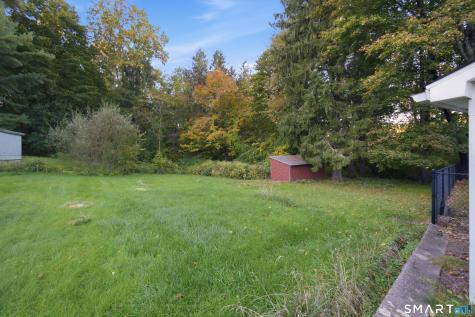 10 Walnut Avenue East Hampton CT 06424