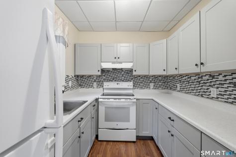 10 Walnut Avenue East Hampton CT 06424