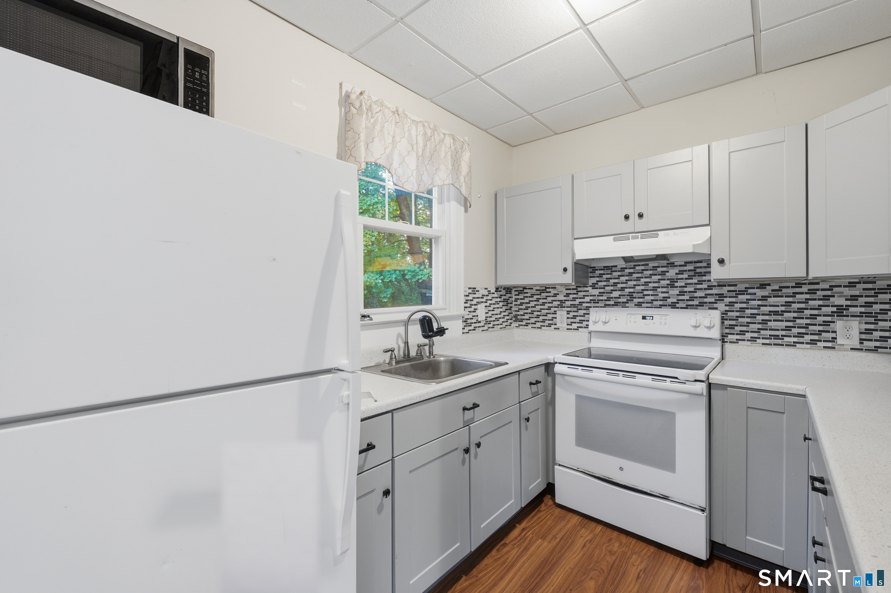 10 Walnut Avenue East Hampton CT 06424