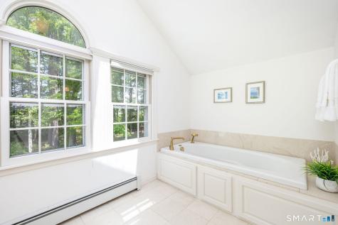 60 Old Wood Road Avon CT 06001
