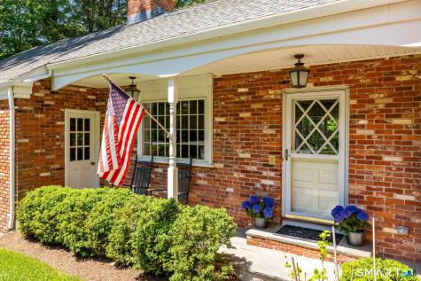 60 Old Wood Road Avon CT 06001