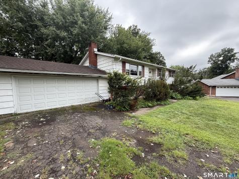 9 Pleasant Drive North Haven CT 06473