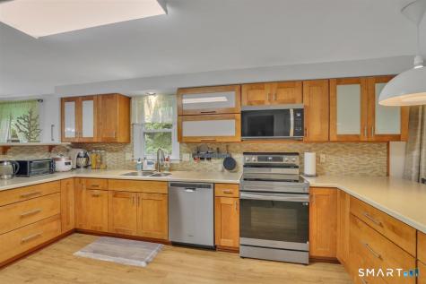 103 Grissom Road Manchester CT 06042