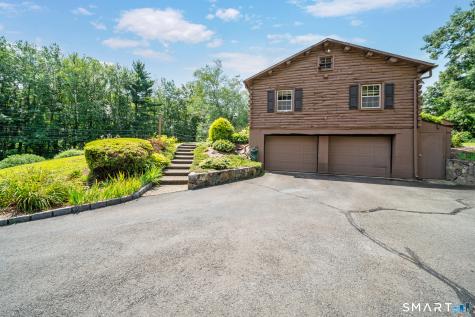 6 Meadow Brook Road Newtown CT 06470