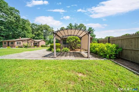 6 Meadow Brook Road Newtown CT 06470