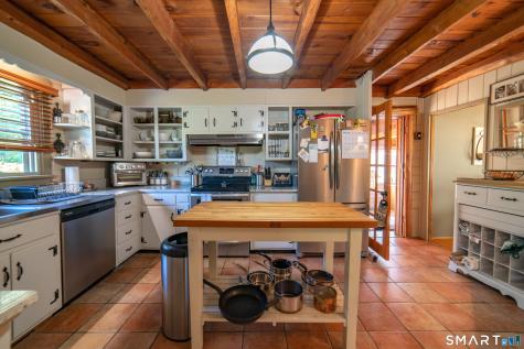 6 Meadow Brook Road Newtown CT 06470