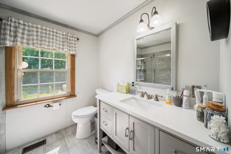 6 Meadow Brook Road Newtown CT 06470
