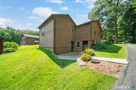6 Meadow Brook Road Newtown CT 06470