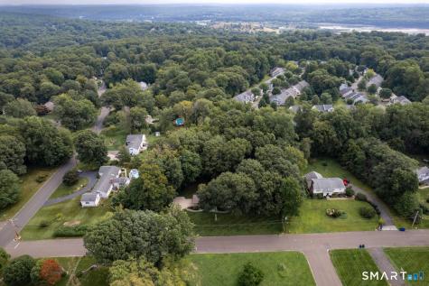 80 Ripton Parish Lane Stratford CT 06614