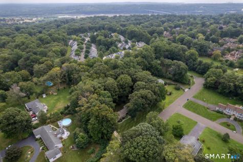 80 Ripton Parish Lane Stratford CT 06614